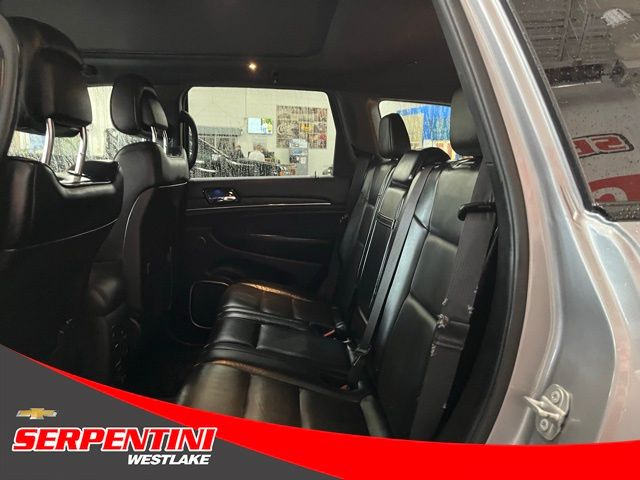 Vehicle image 18 of 39