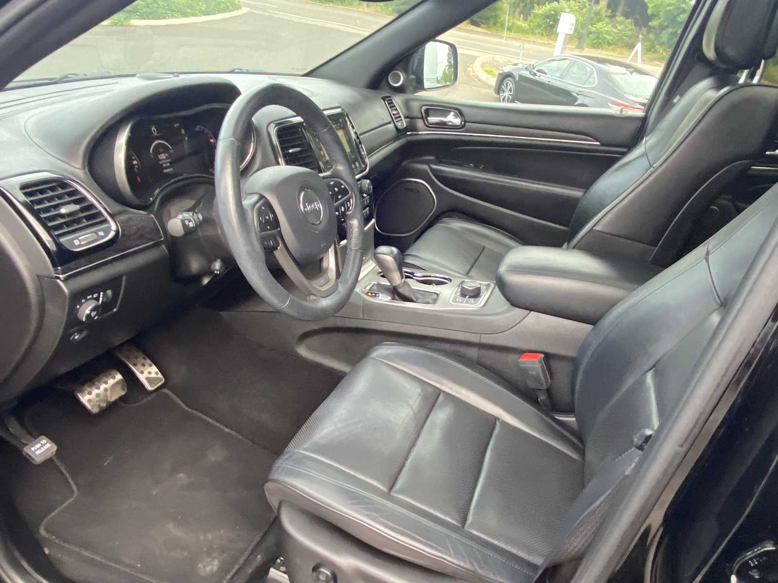 Vehicle image 13 of 32