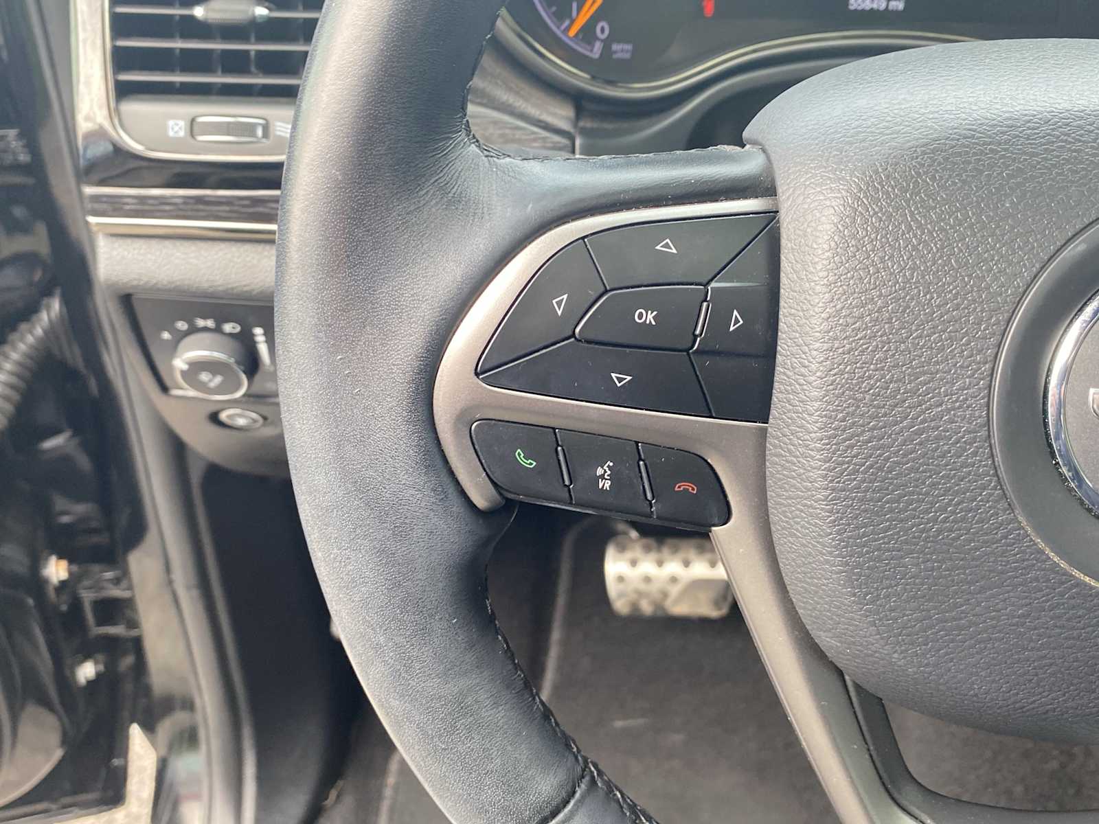 Vehicle image 26 of 32