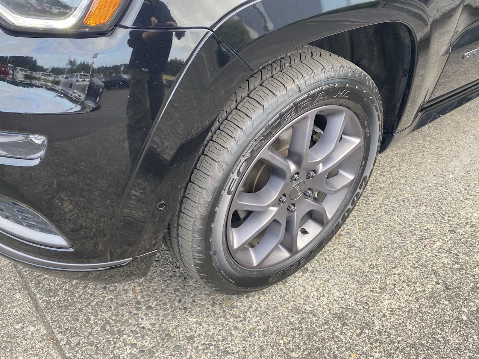 Vehicle image 12 of 32