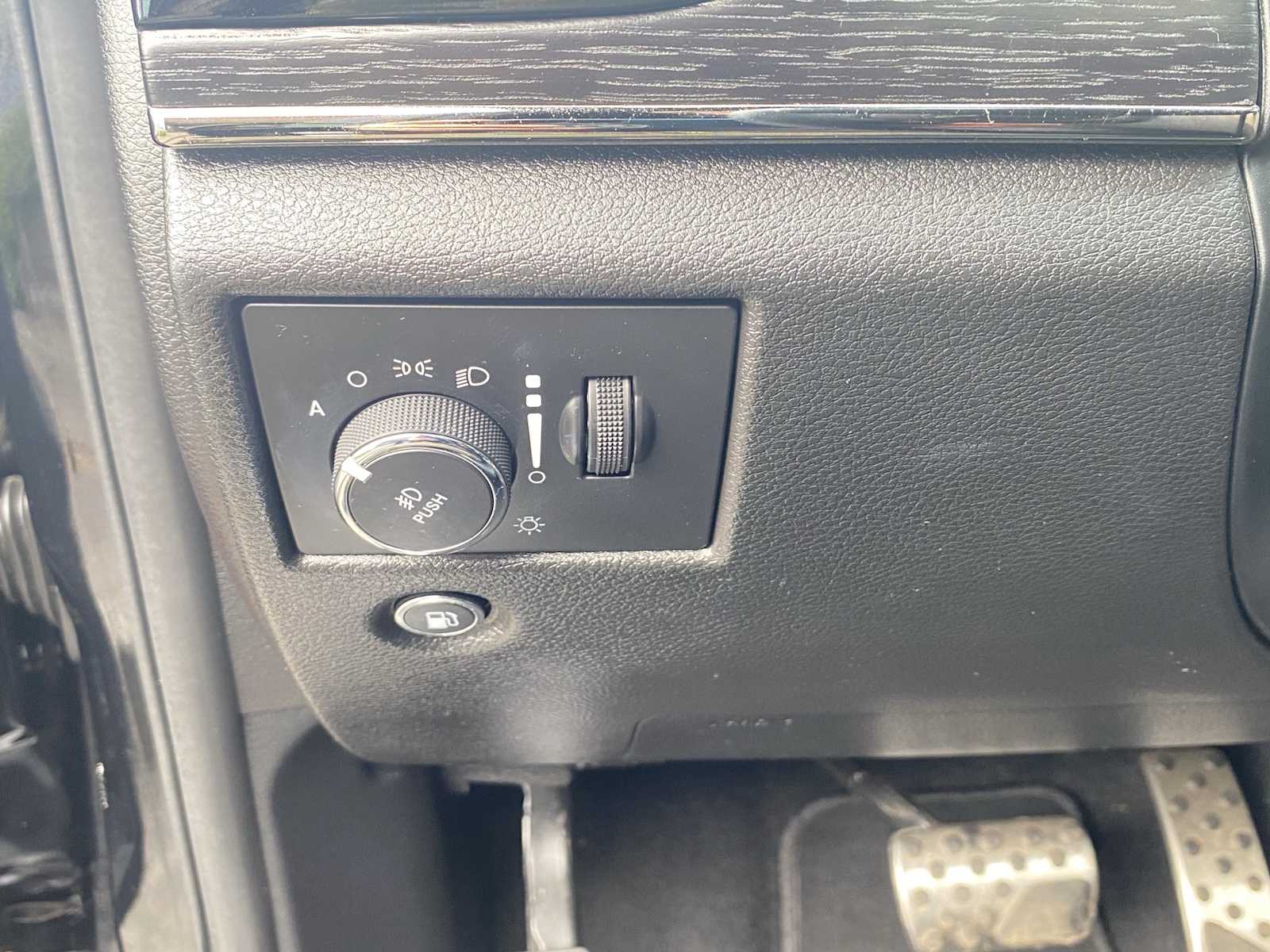 Vehicle image 31 of 32