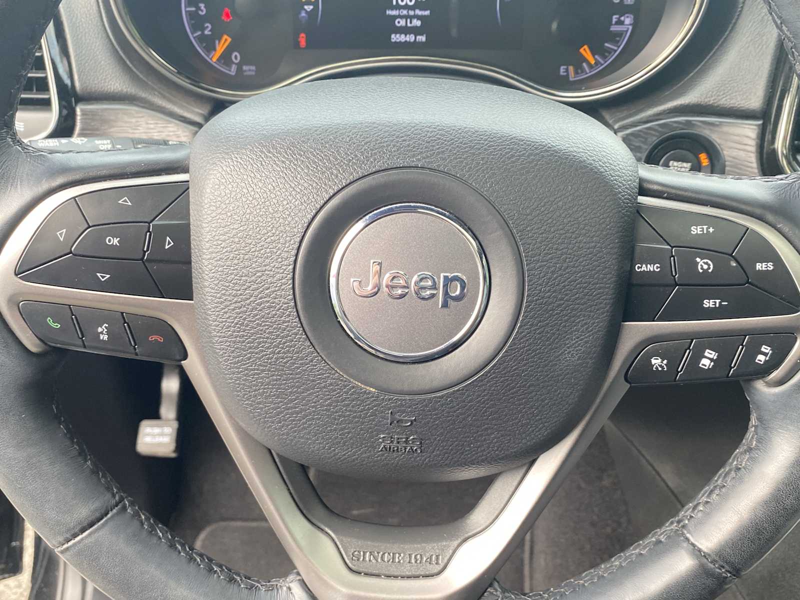 Vehicle image 25 of 32