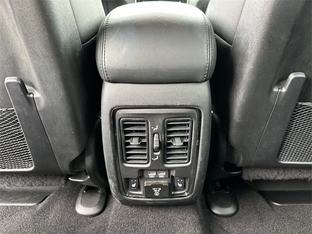 Vehicle image 13 of 42