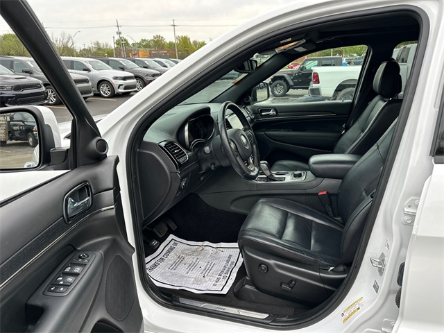 Vehicle image 37 of 42