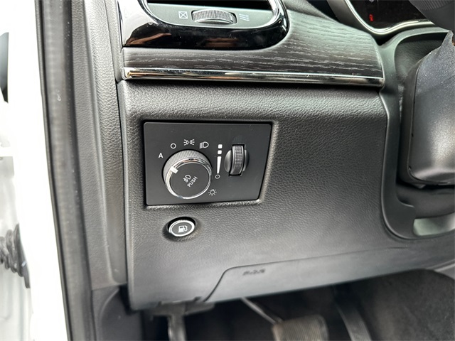 Vehicle image 36 of 42