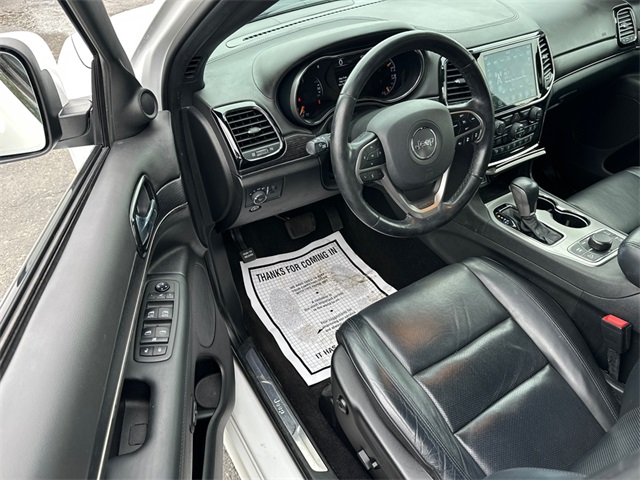 Vehicle image 32 of 42