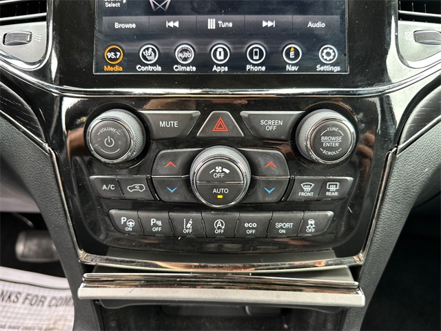 Vehicle image 22 of 42