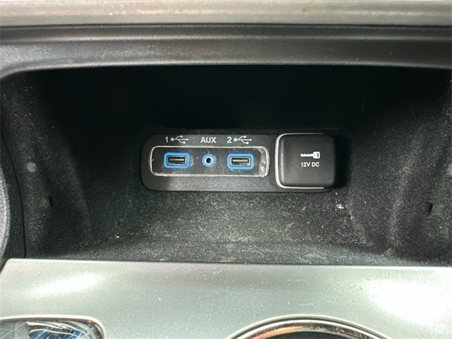 Vehicle image 21 of 42
