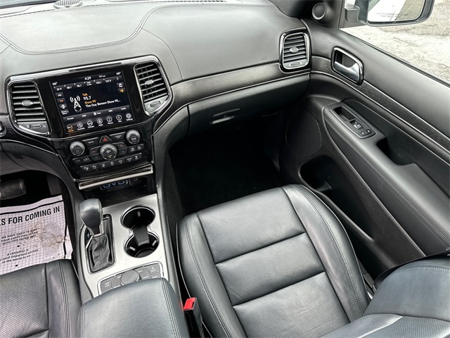 Vehicle image 17 of 42