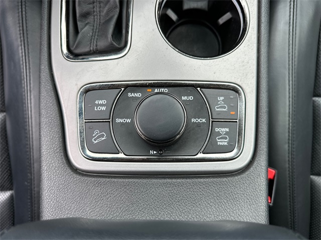 Vehicle image 20 of 42