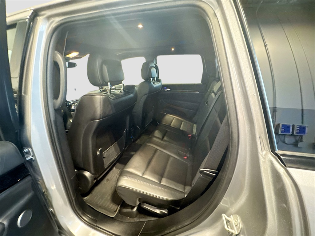 Vehicle image 20 of 32