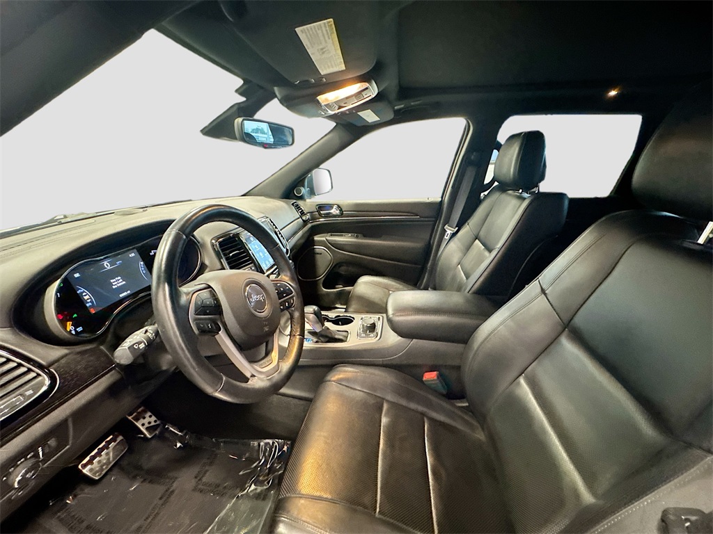 Vehicle image 18 of 32