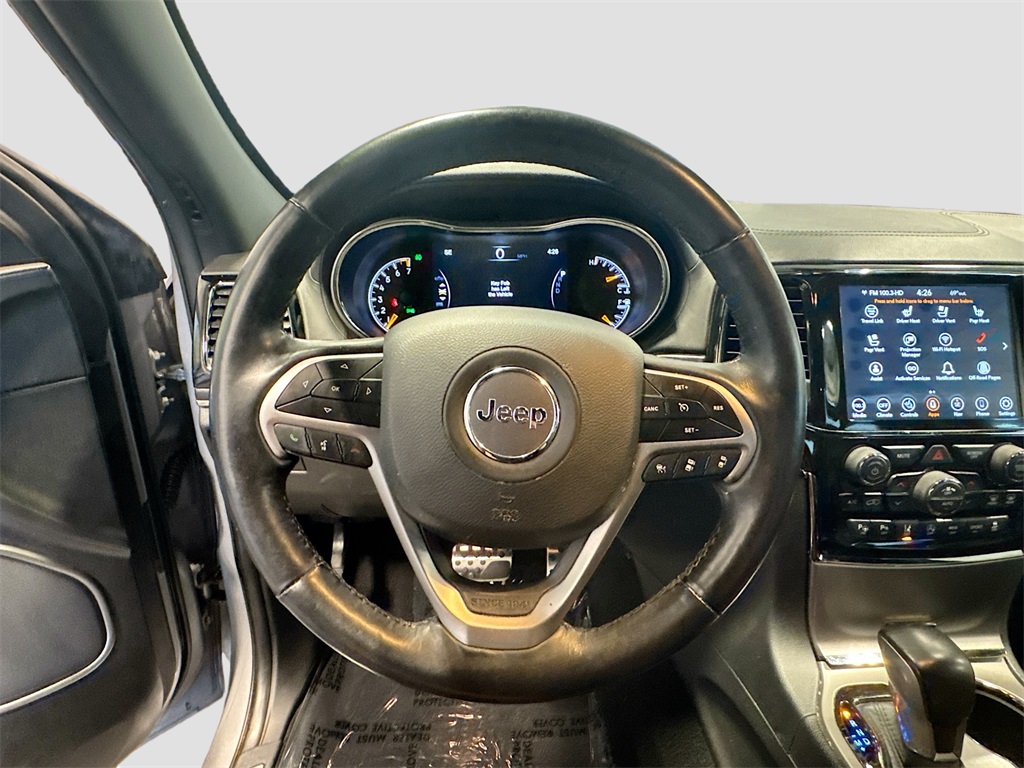 Vehicle image 10 of 32