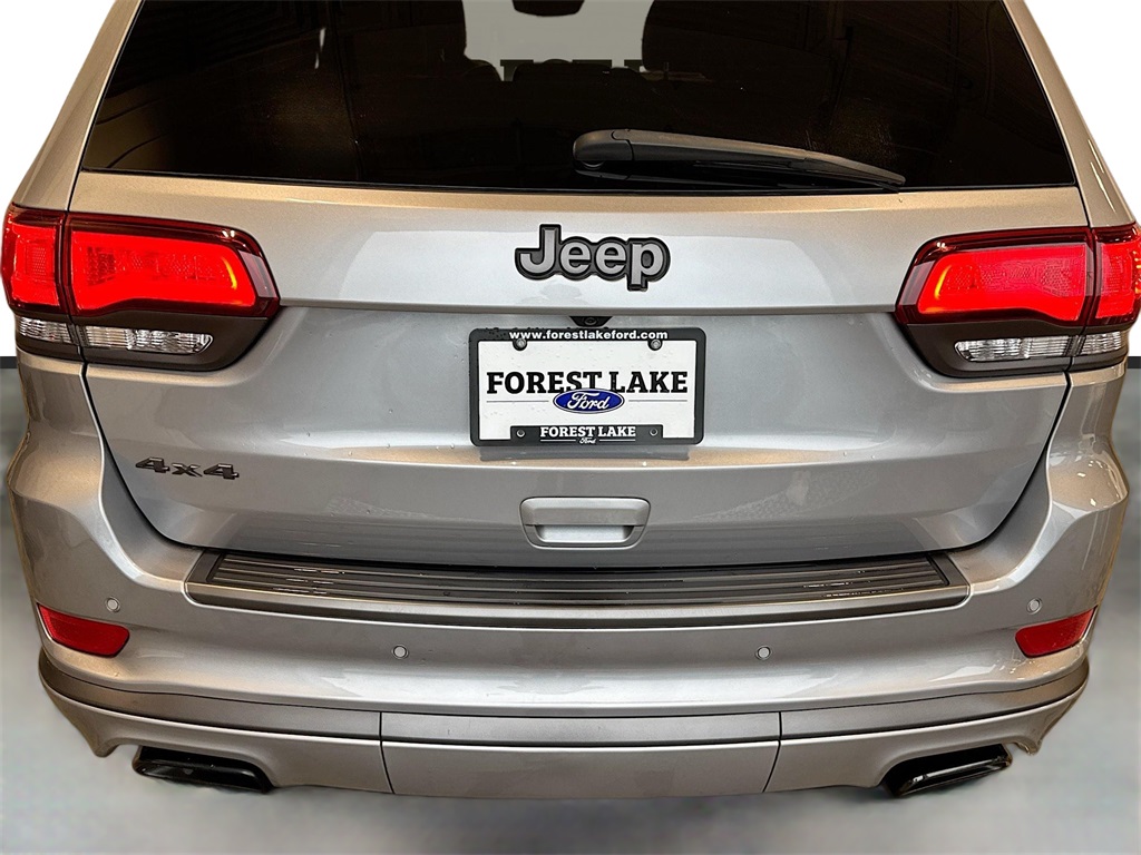 Vehicle image 21 of 32