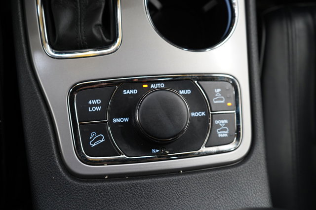 Vehicle image 24 of 31