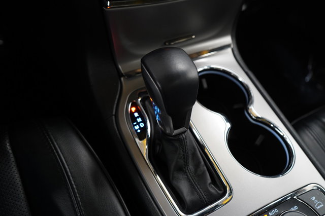 Vehicle image 23 of 31