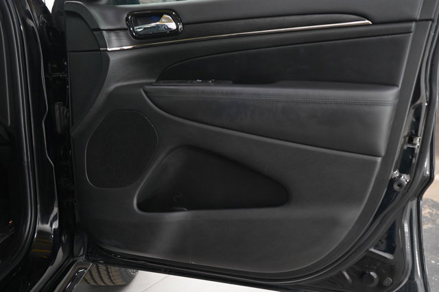 Vehicle image 9 of 31