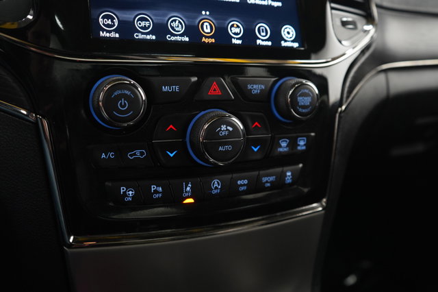 Vehicle image 22 of 31