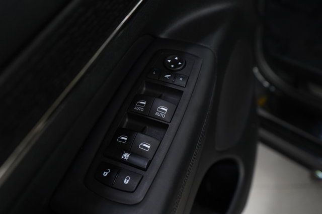 Vehicle image 19 of 31