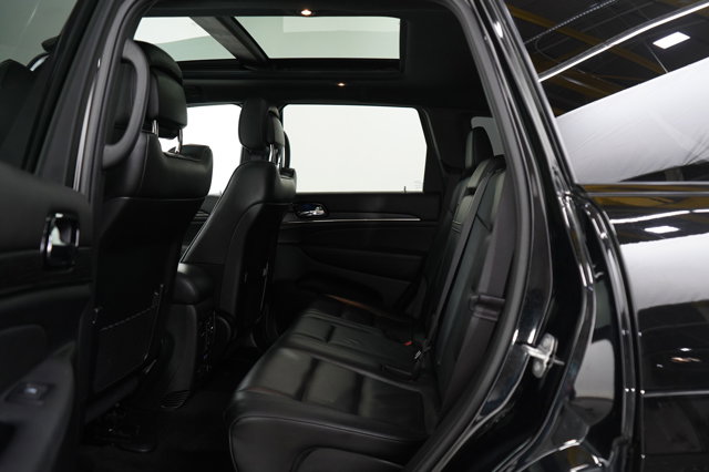 Vehicle image 17 of 31