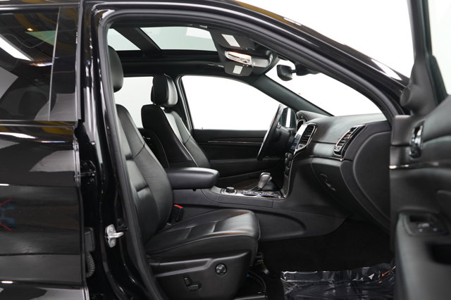 Vehicle image 10 of 31