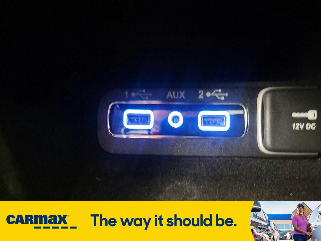 Vehicle image 24 of 29