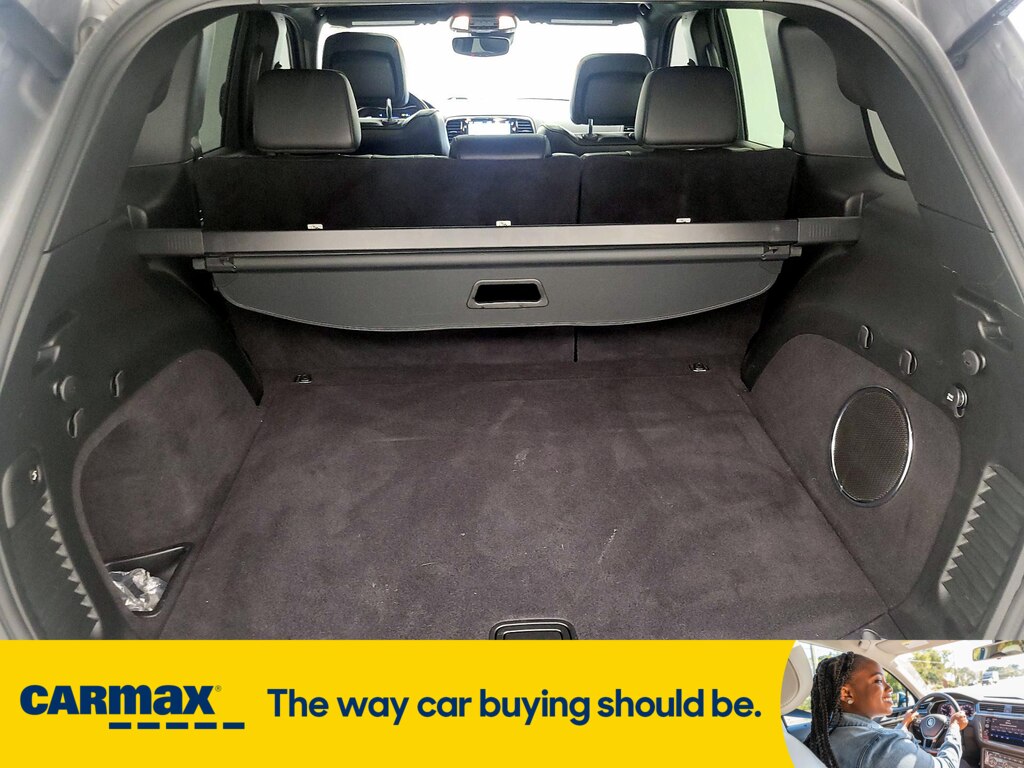 Vehicle image 27 of 29