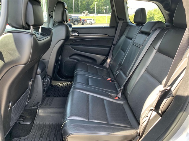 Vehicle image 24 of 31