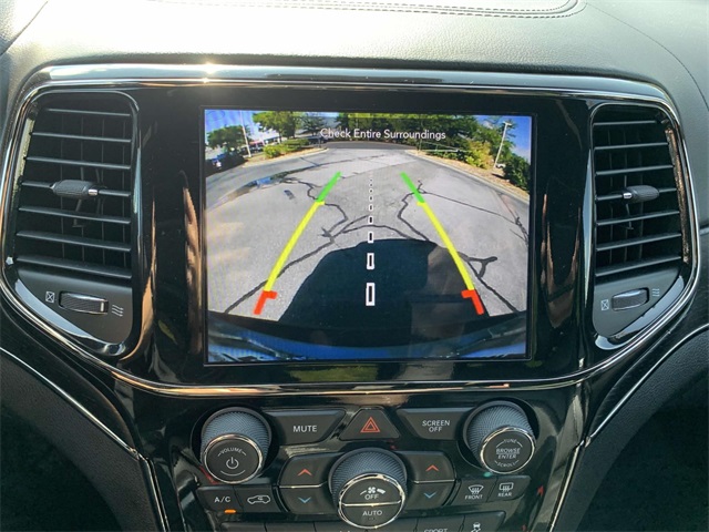 Vehicle image 21 of 31