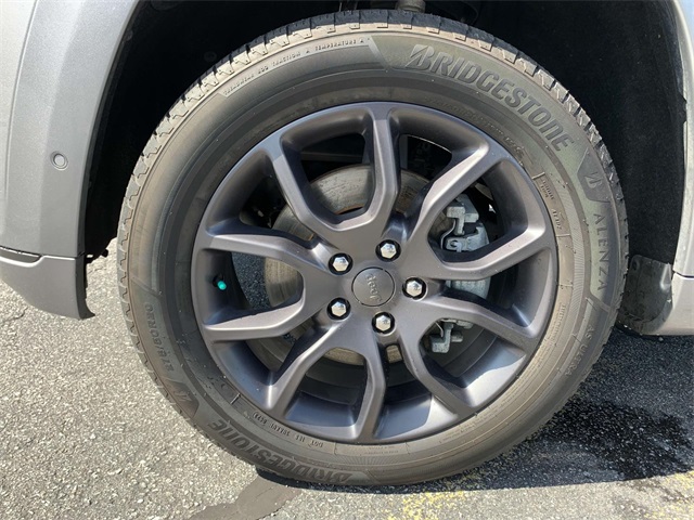 Vehicle image 9 of 31