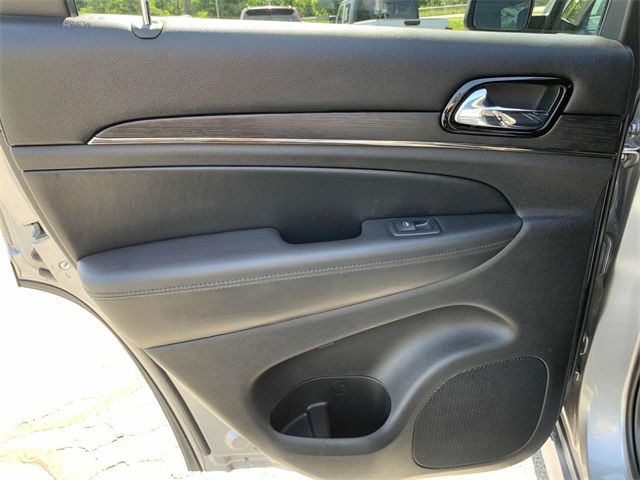 Vehicle image 23 of 31