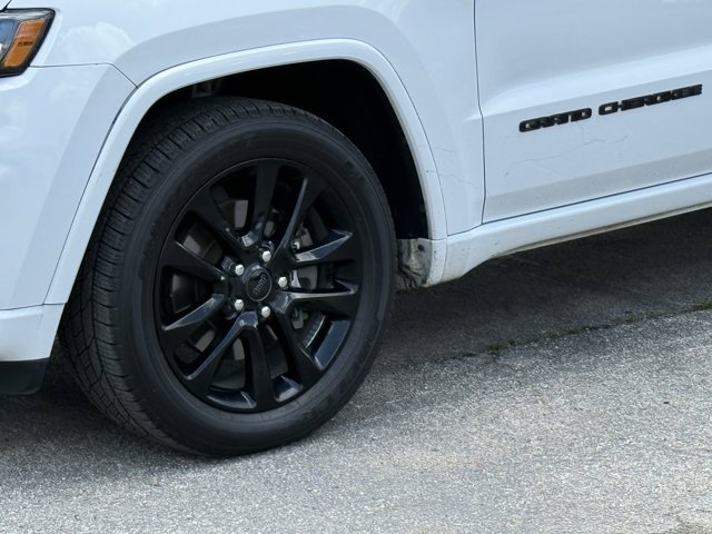 Vehicle image 9 of 29