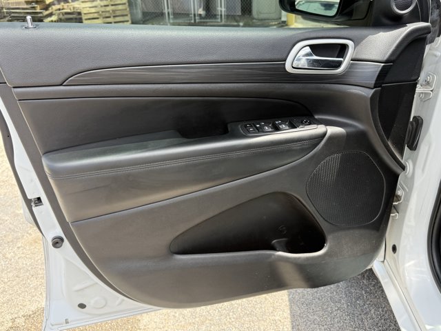 Vehicle image 12 of 29