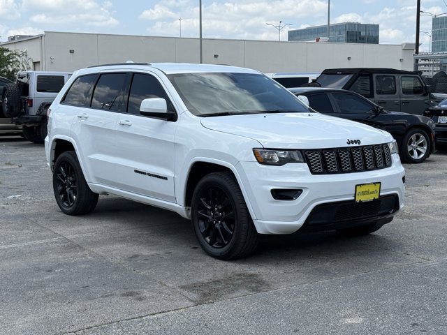 Vehicle image 4 of 29