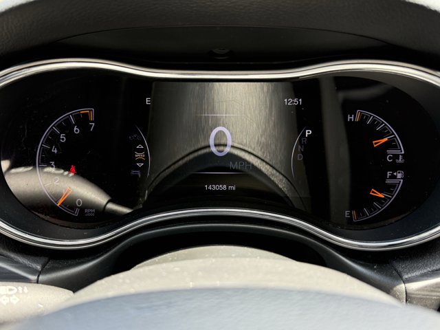 Vehicle image 27 of 29
