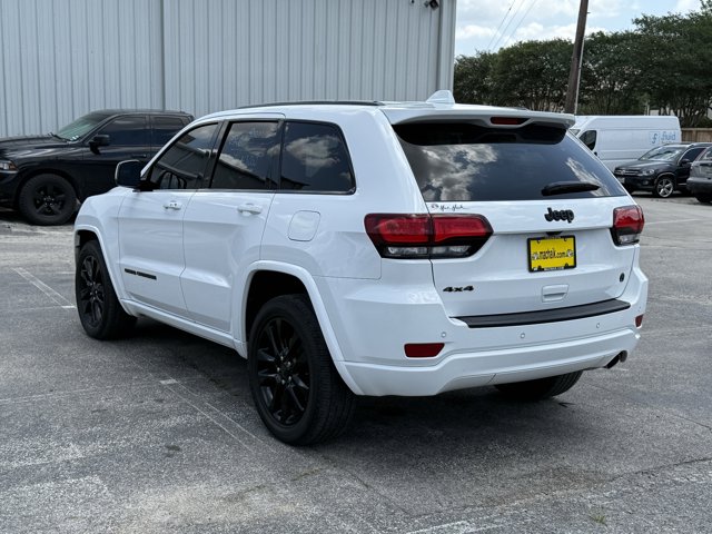 Vehicle image 8 of 29