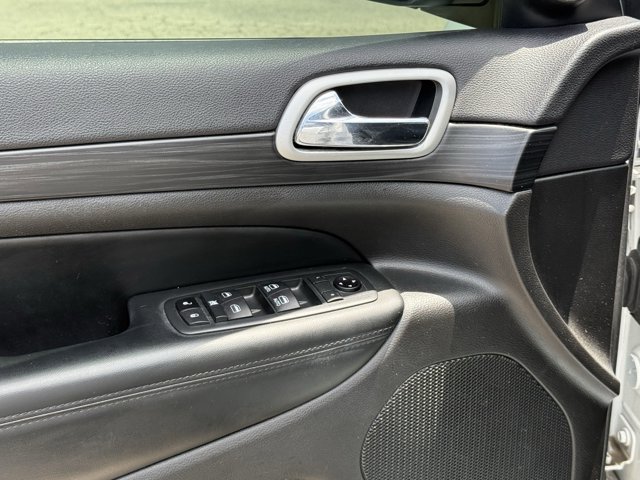 Vehicle image 13 of 29