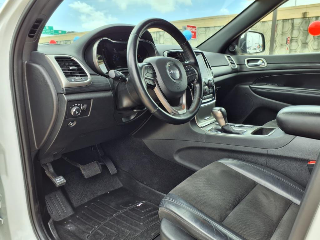 Vehicle image 15 of 30