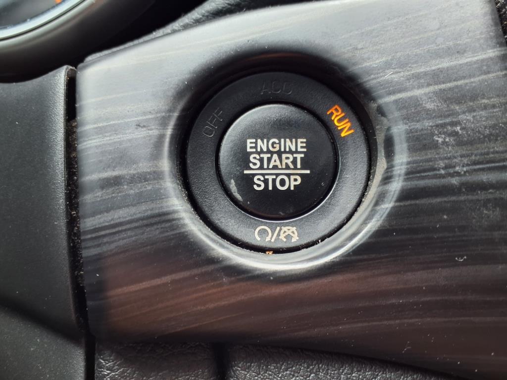 Vehicle image 19 of 30