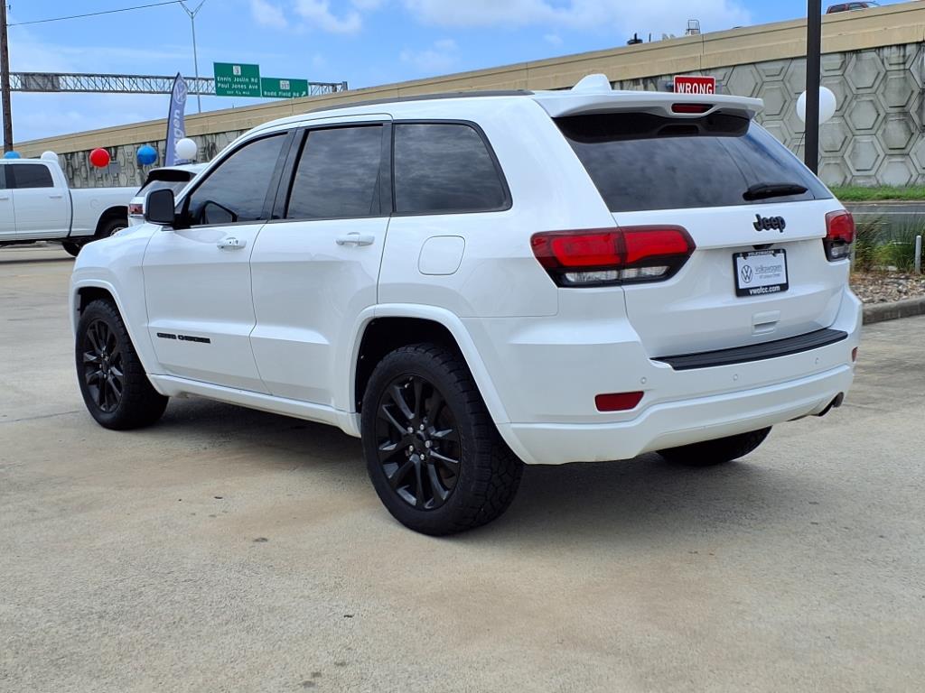 Vehicle image 7 of 30