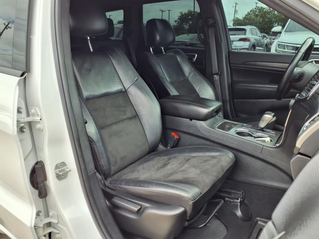 Vehicle image 11 of 30