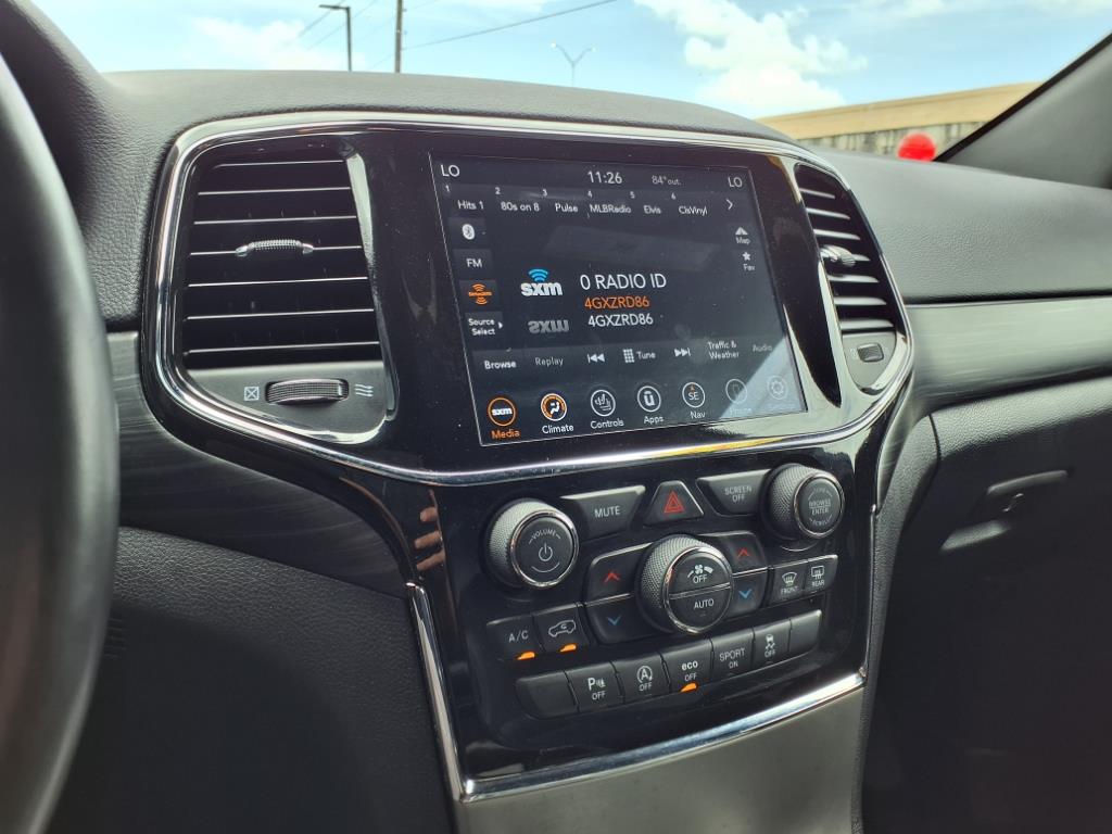 Vehicle image 21 of 30