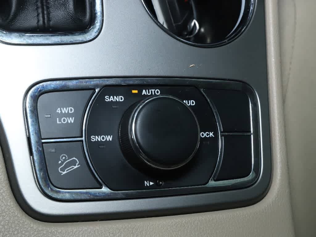 Vehicle image 41 of 46