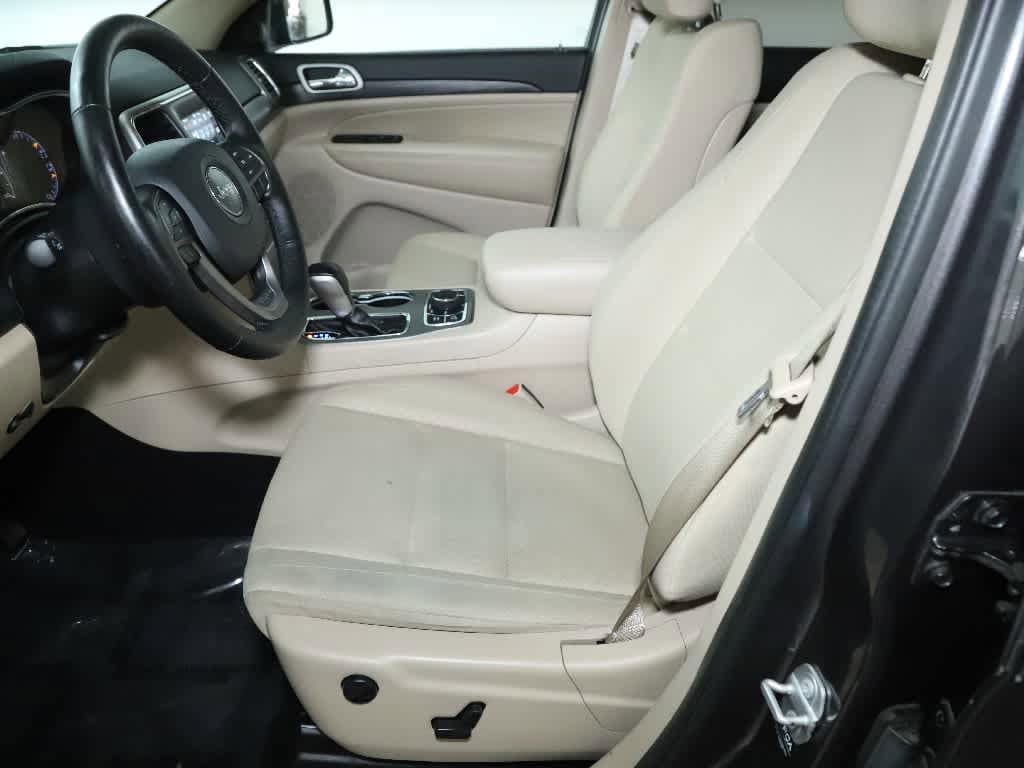 Vehicle image 23 of 46