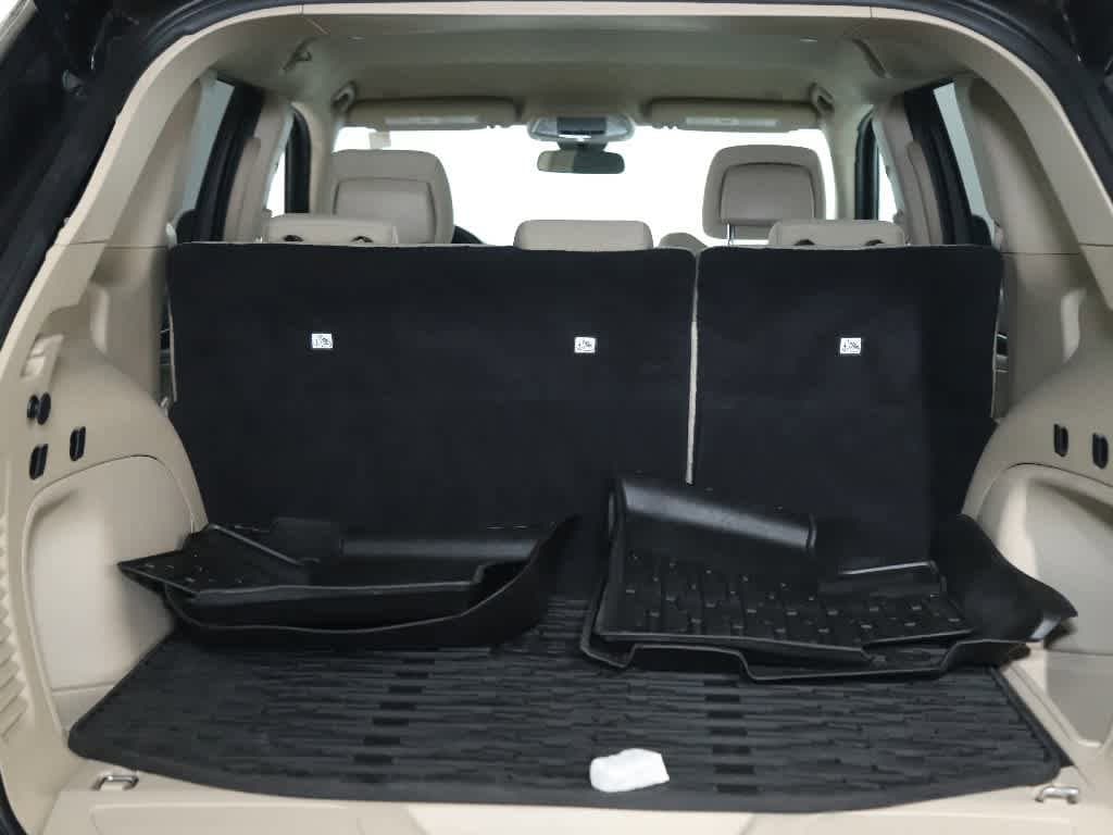 Vehicle image 20 of 46