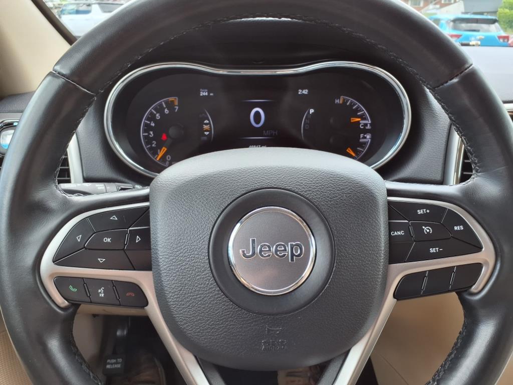 Vehicle image 16 of 18