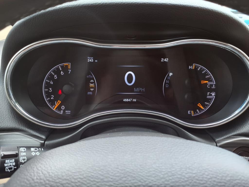 Vehicle image 15 of 18