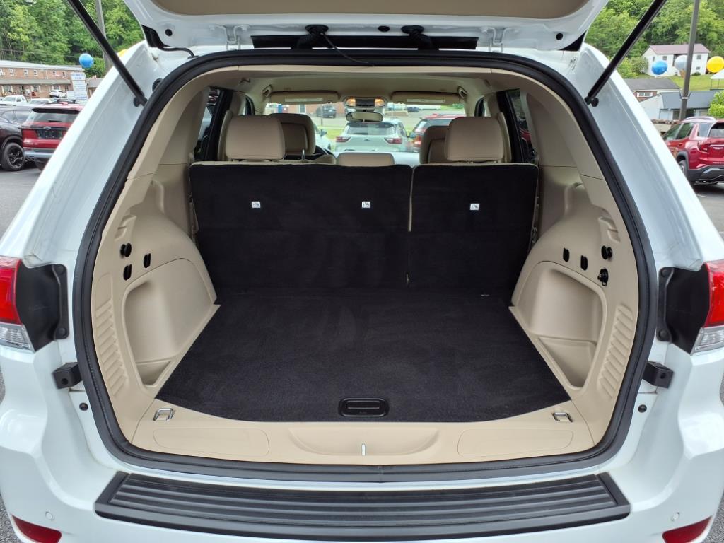 Vehicle image 13 of 18