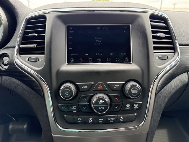 Vehicle image 22 of 24