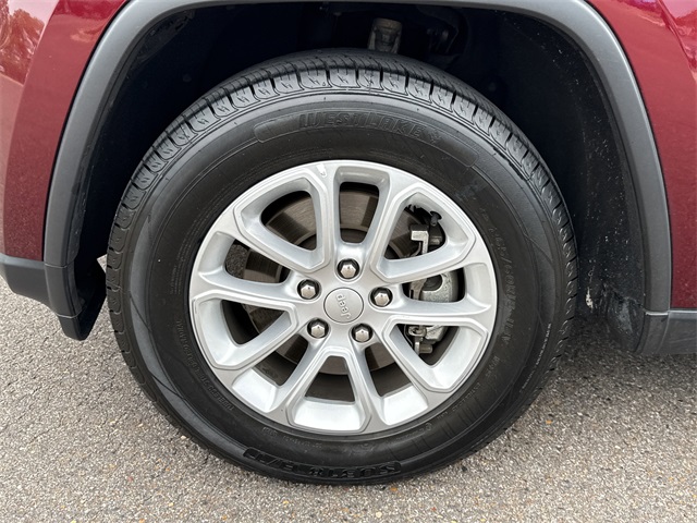 Vehicle image 9 of 24